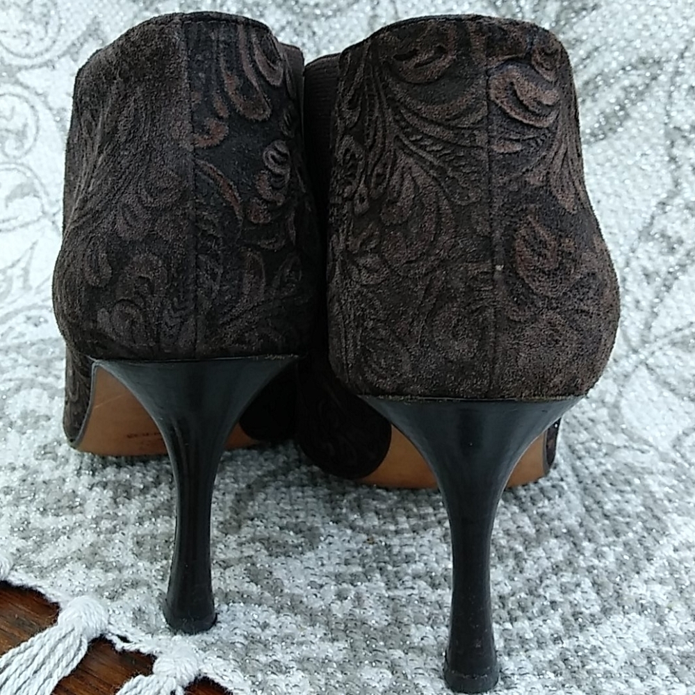 Isaac Mizrahi Paisley Cool Shooties/Booties in Brown Suede - Picture 4 of 8